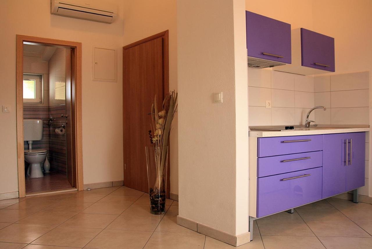Apartments And Rooms By The Sea Tucepi, Makarska - 6058 外观 照片
